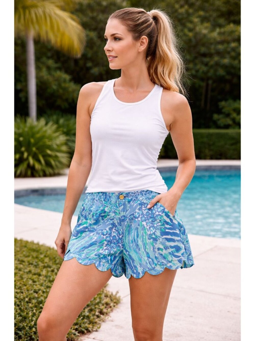 Lilly Pulitzer Blue Haven Buttercup Scallop, size 4 Short Hey Hey Soleil  5" ins